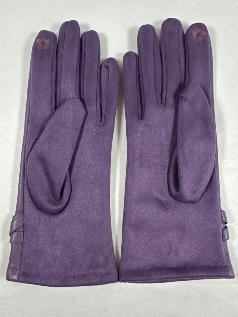 Women's Purple Fashion Gloves, Size Medium, Faux Leather Outer, Soft Inside